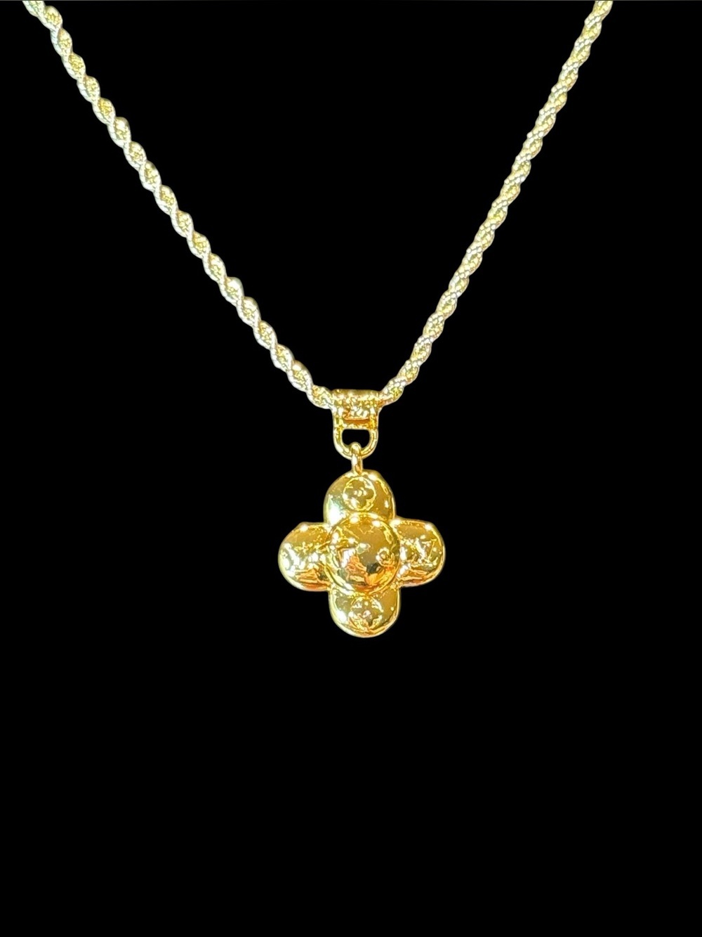 LV Gold Vivi Medallion Pendant Necklace